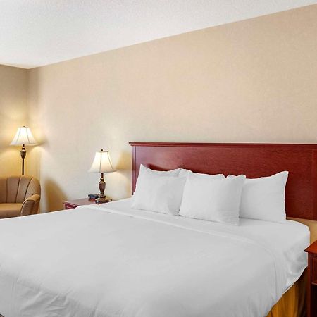 Quality Inn & Suites Edmonton International Airport Leduc Εξωτερικό φωτογραφία