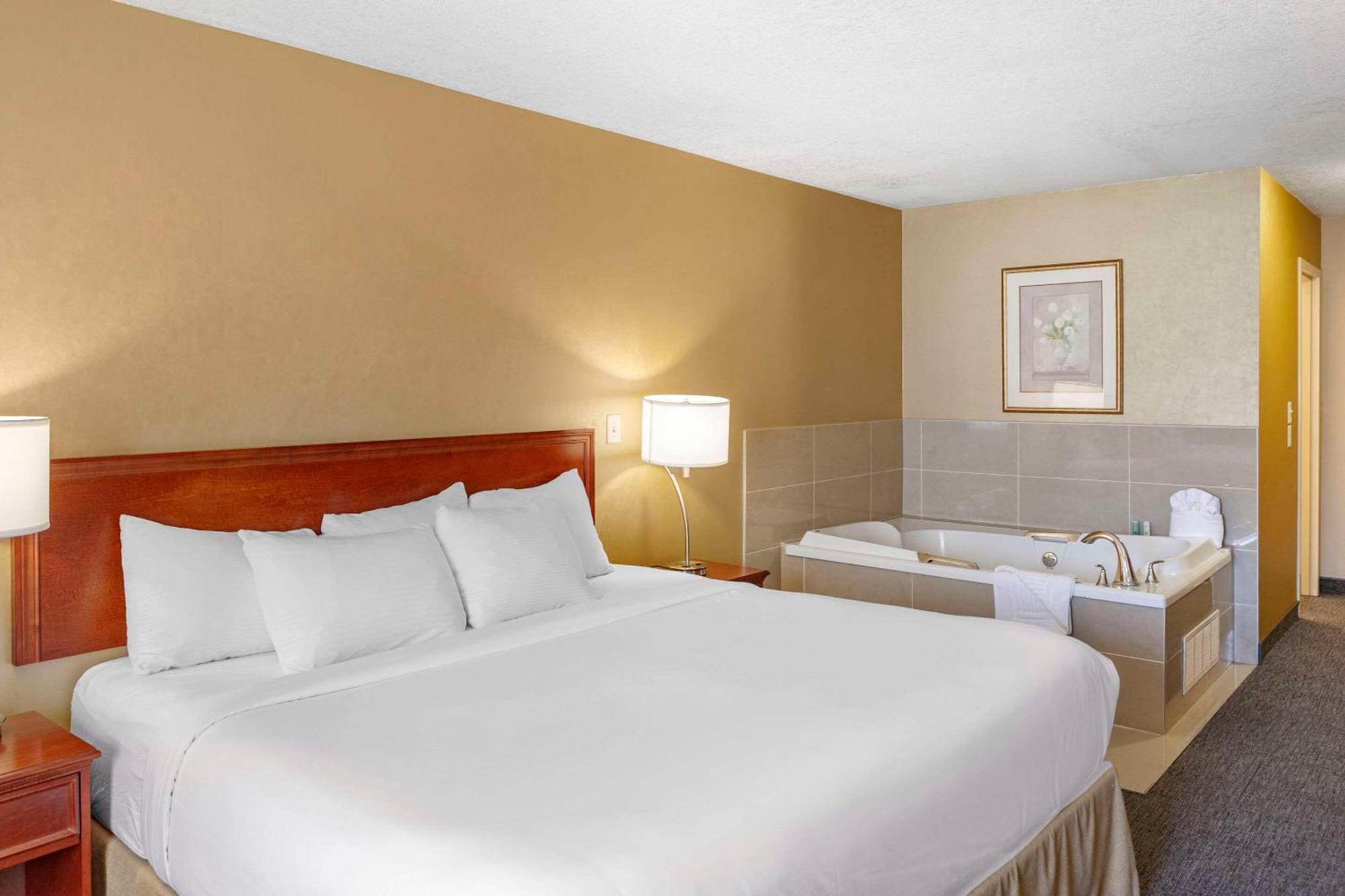 Quality Inn & Suites Edmonton International Airport Leduc Εξωτερικό φωτογραφία