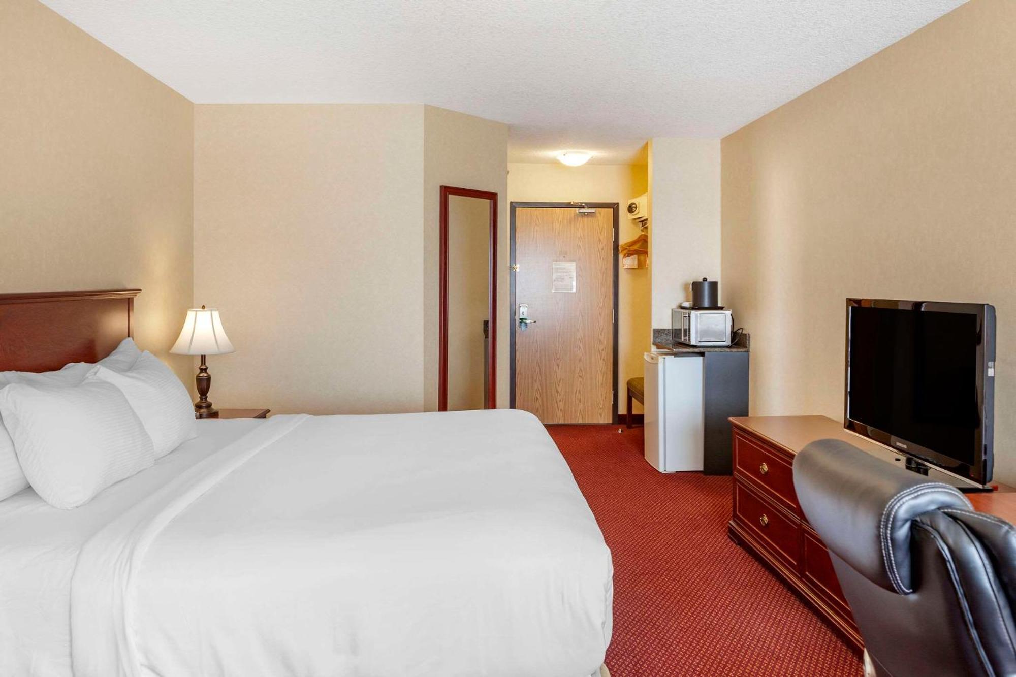 Quality Inn & Suites Edmonton International Airport Leduc Εξωτερικό φωτογραφία
