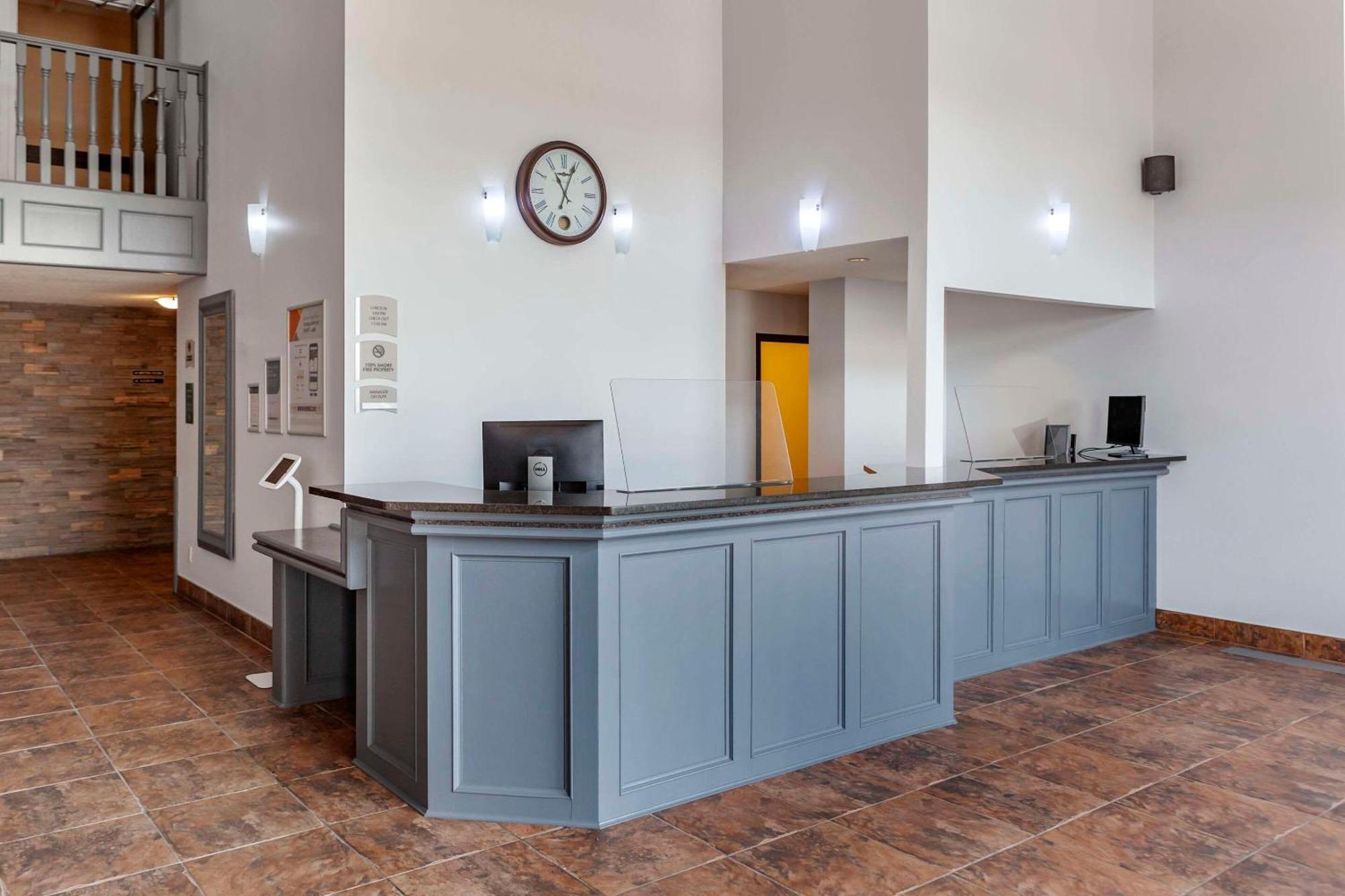 Quality Inn & Suites Edmonton International Airport Leduc Εξωτερικό φωτογραφία