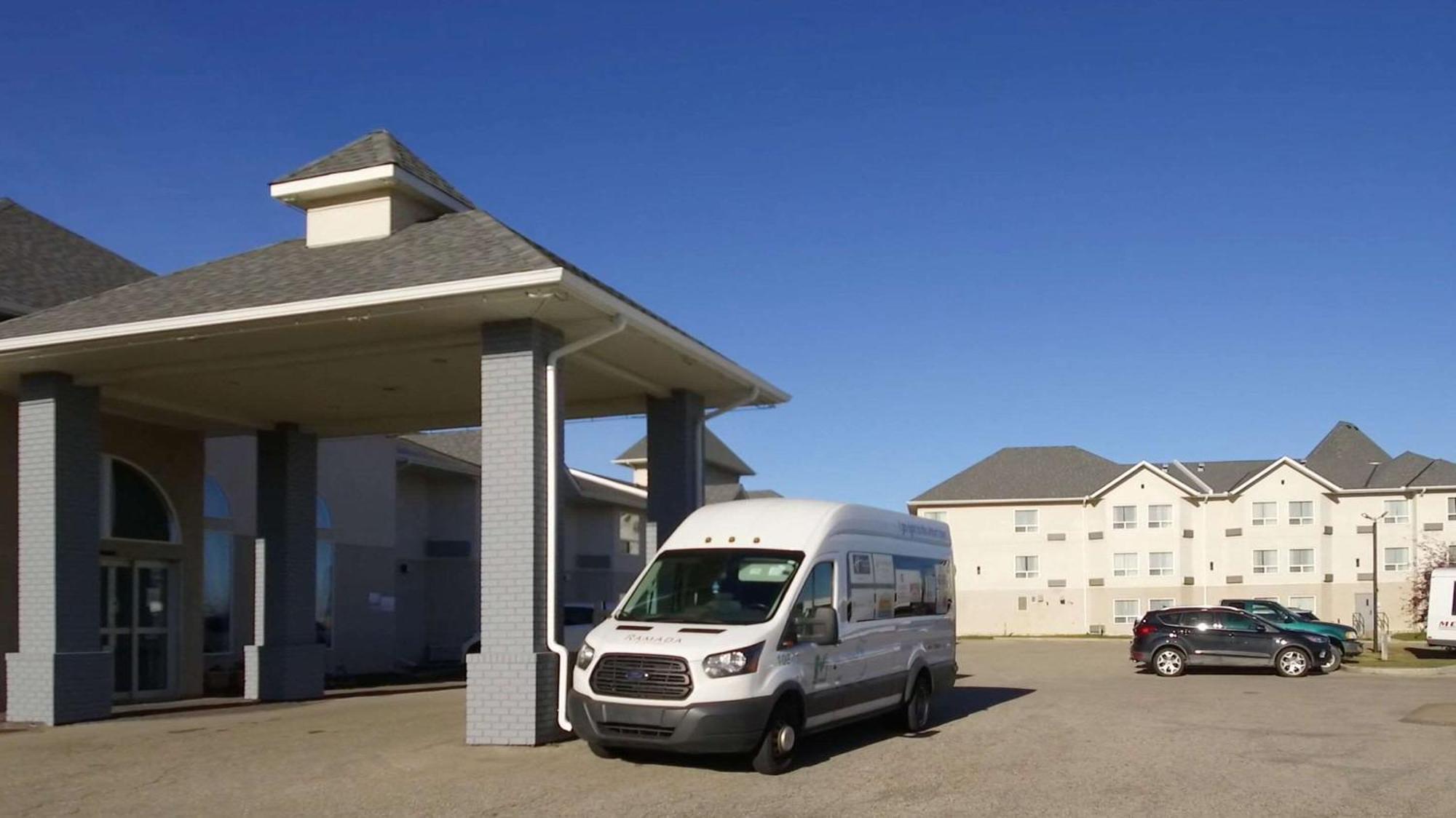 Quality Inn & Suites Edmonton International Airport Leduc Εξωτερικό φωτογραφία